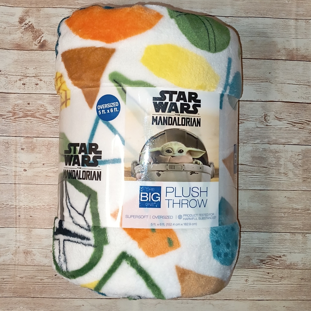 Star Wars The Mandalorian The Big One Plush Throw - NEW